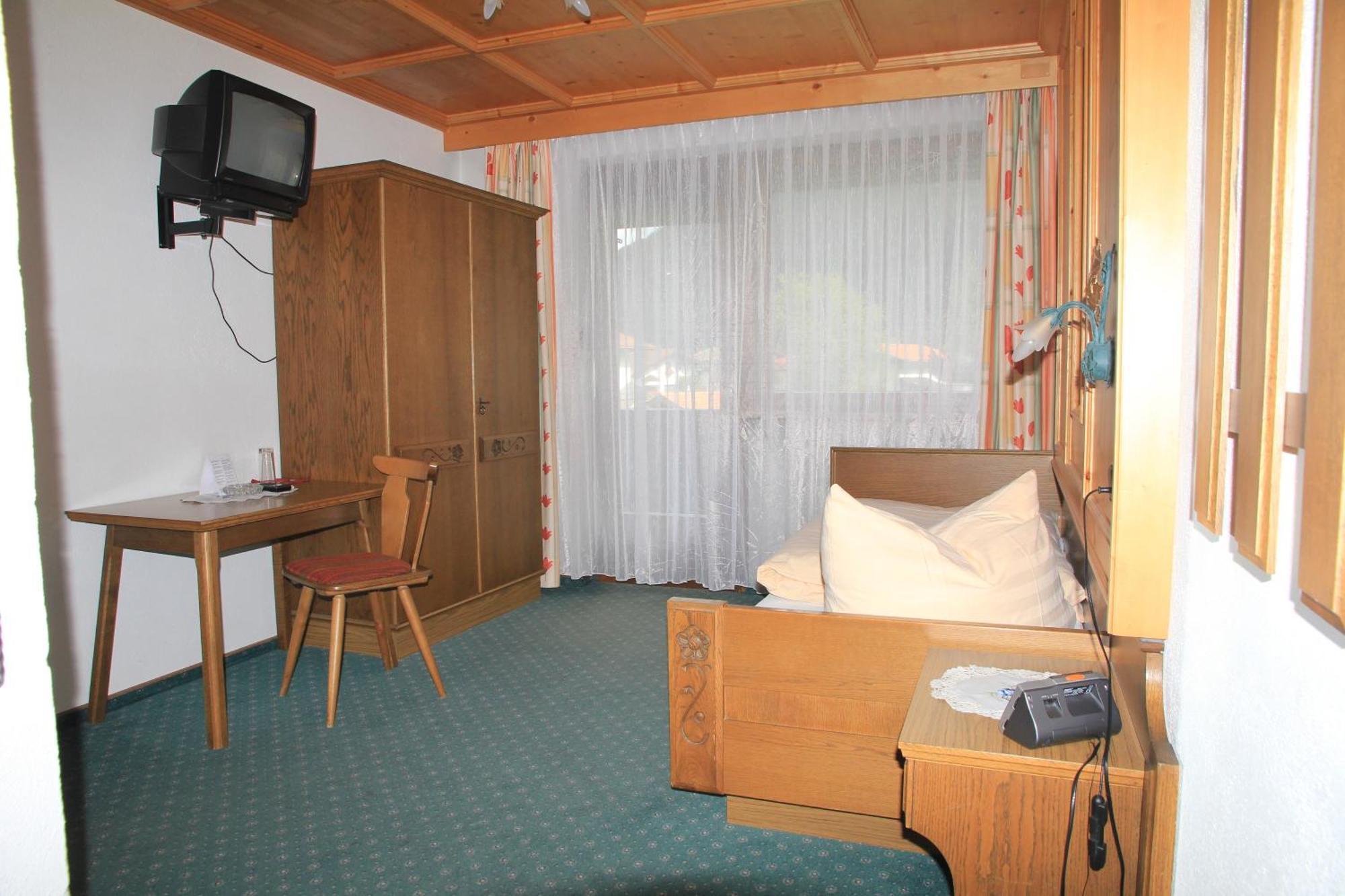 Bed and Breakfast Berghaus Maria Pettneu am Arlberg Esterno foto